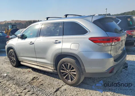 2018 Toyota Highlander Se из США, поврежденный, VIN 5TDKZRFH5JS289021